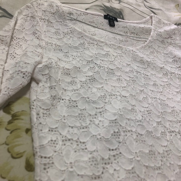 ¾ length sleeves Lace top - Picture 2 of 2